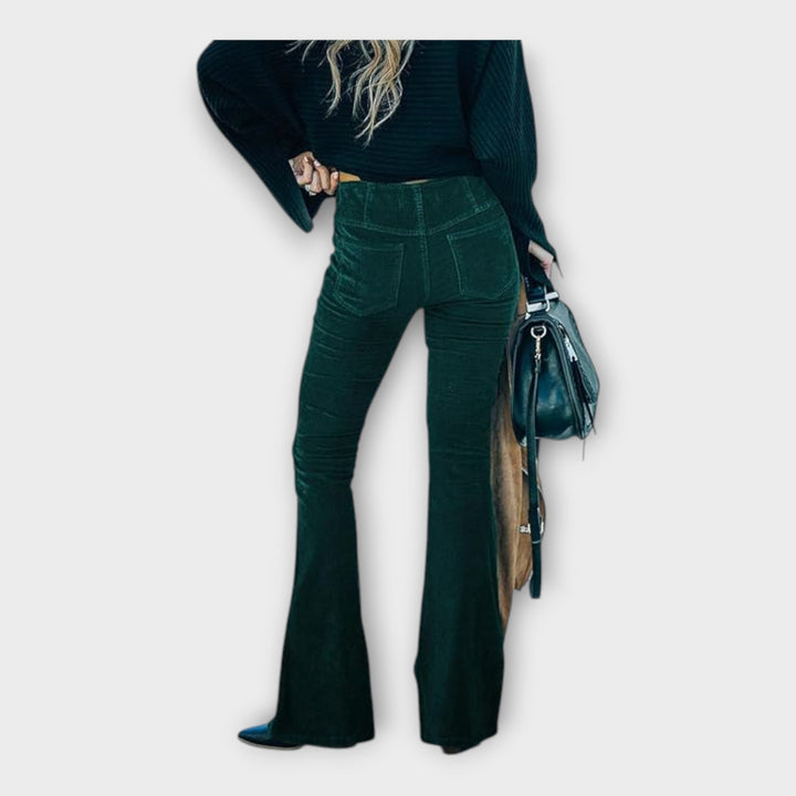 EMILIE | Evelyne Bukser