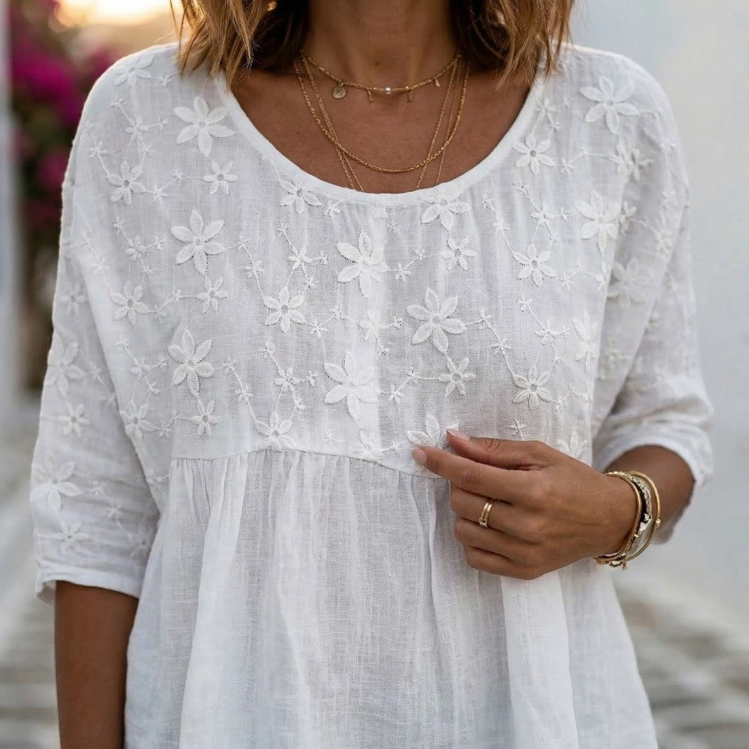 Nicole – patchworkbluse med broderede blomster