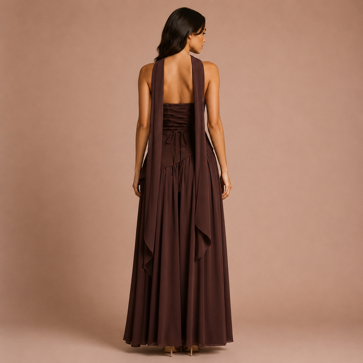 Mía - Vestido largo con abertura alta y detalle fluido al cuello