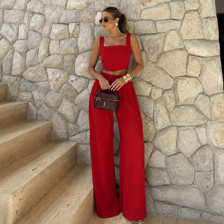Rocía - Conjunto crop top escote recto y pantalón palazzo con cordón.
