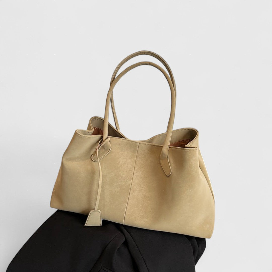 Ναυσικά – Maxi-taske med sofistikeret design og rummelig kapacitet