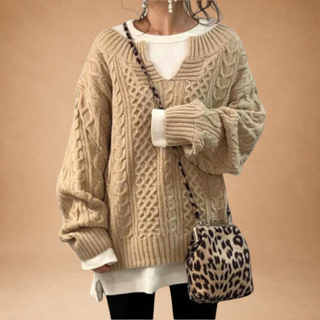 Lili – Oversized striksweater med flettemønster