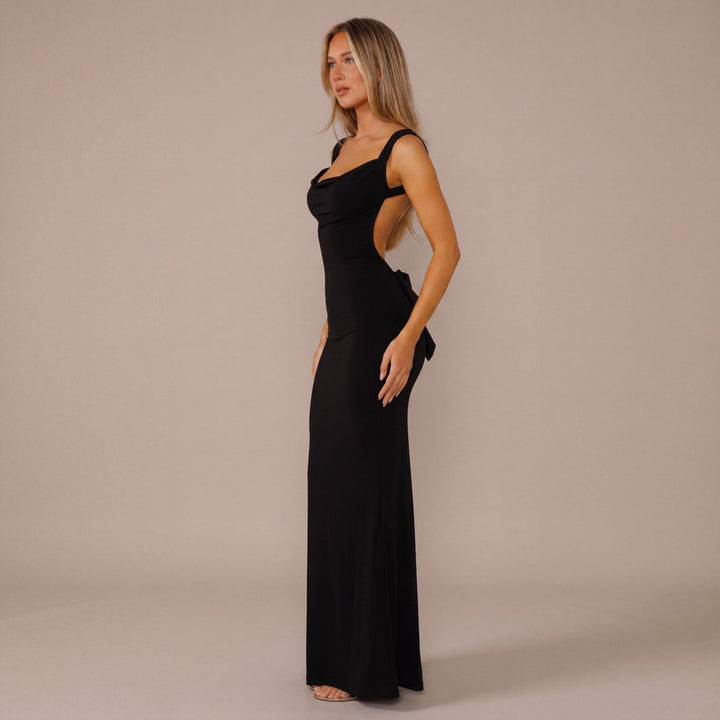 Noelia – sophisticated long dress with a minimalist design